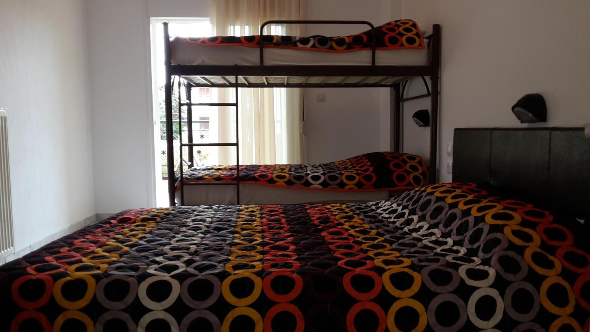 Vicky Rooms Paralia Dionysiou Phòng bức ảnh
