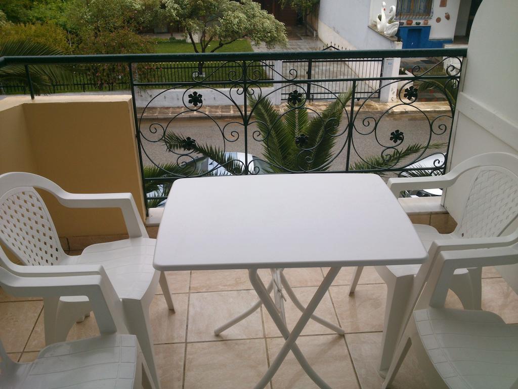 Vicky Rooms Paralia Dionysiou Phòng bức ảnh