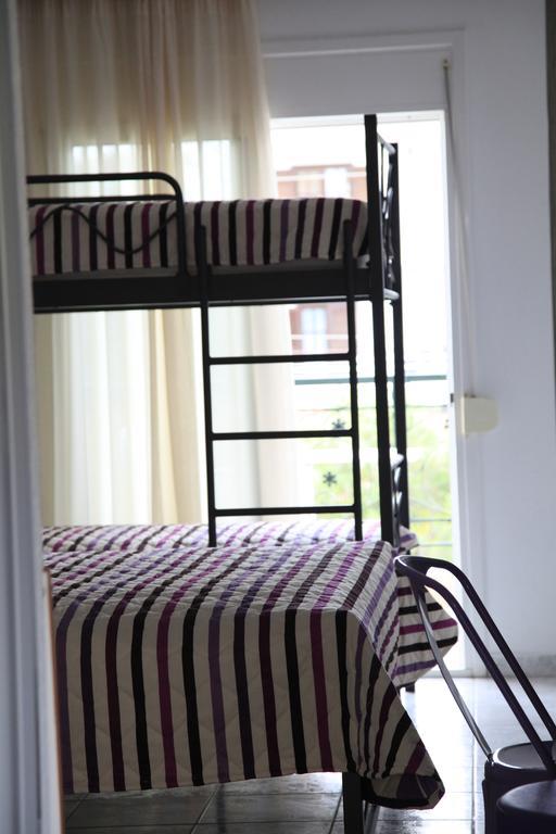 Vicky Rooms Paralia Dionysiou Ngoại thất bức ảnh