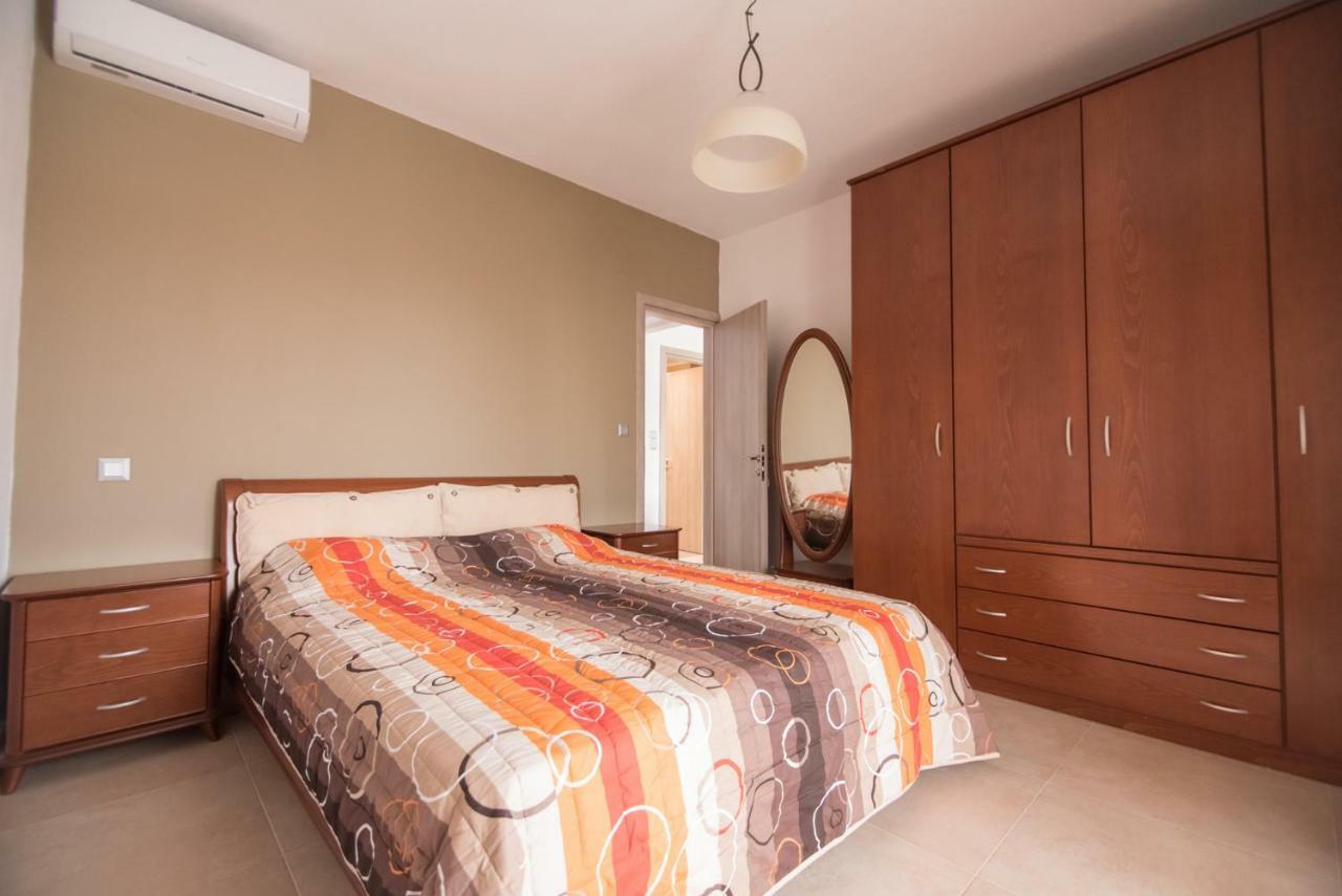 Vicky Rooms Paralia Dionysiou Ngoại thất bức ảnh