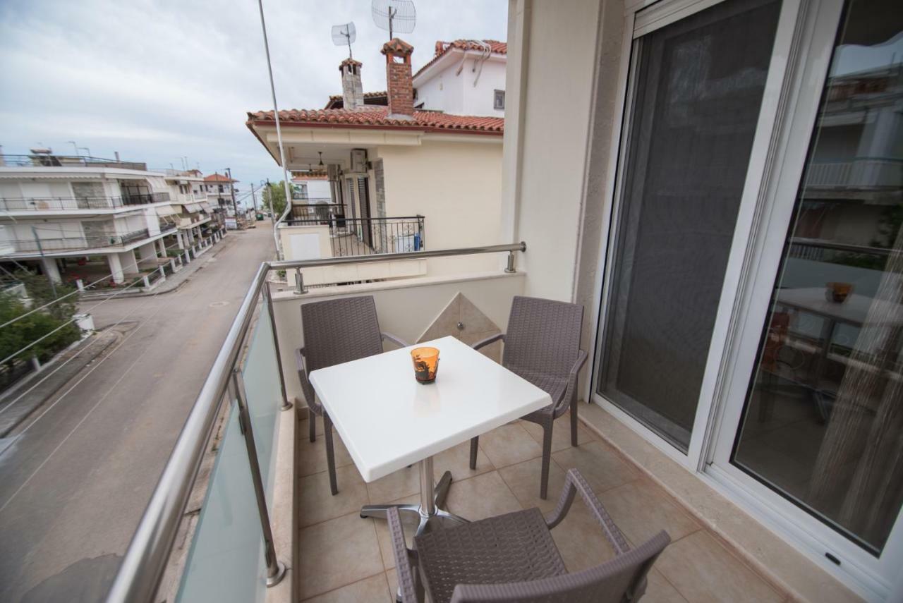 Vicky Rooms Paralia Dionysiou Ngoại thất bức ảnh