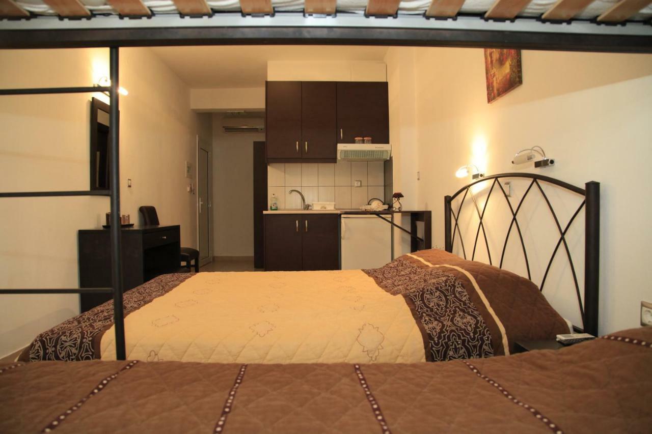 Vicky Rooms Paralia Dionysiou Ngoại thất bức ảnh