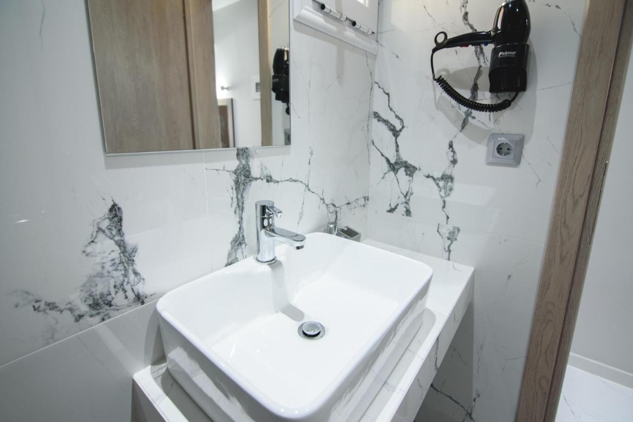 Vicky Rooms Paralia Dionysiou Ngoại thất bức ảnh