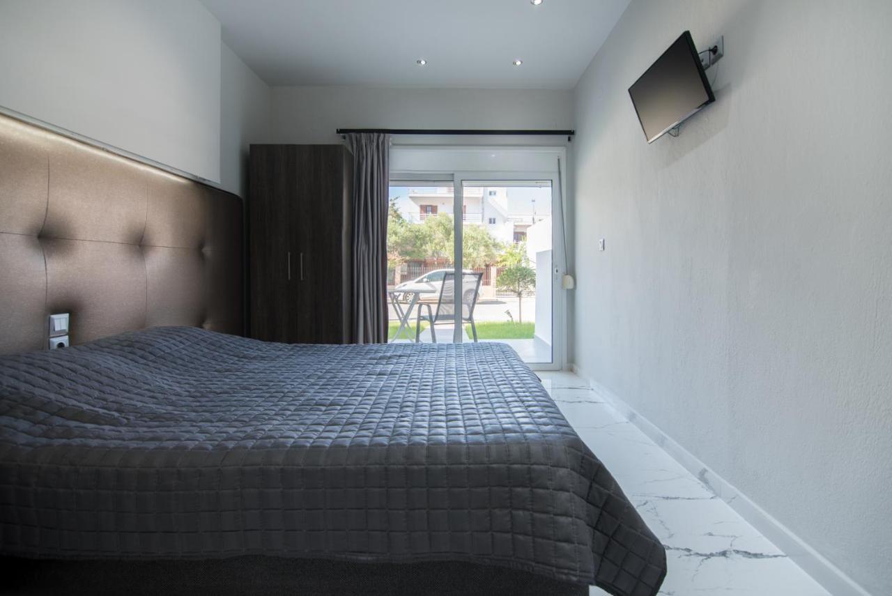 Vicky Rooms Paralia Dionysiou Ngoại thất bức ảnh