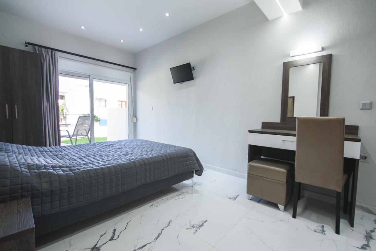 Vicky Rooms Paralia Dionysiou Ngoại thất bức ảnh